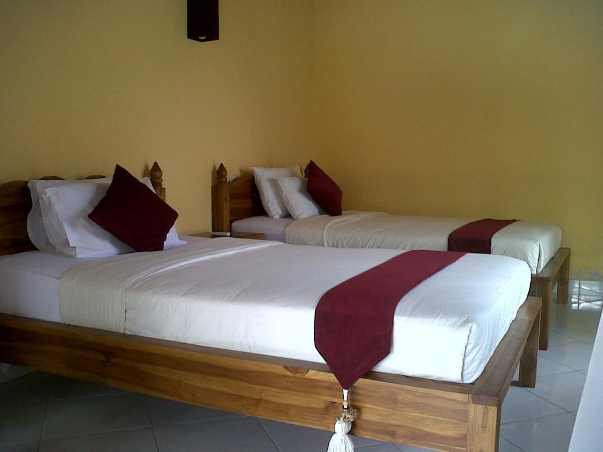 Mutiara Bali Hotel Candi Dasa  Exterior photo