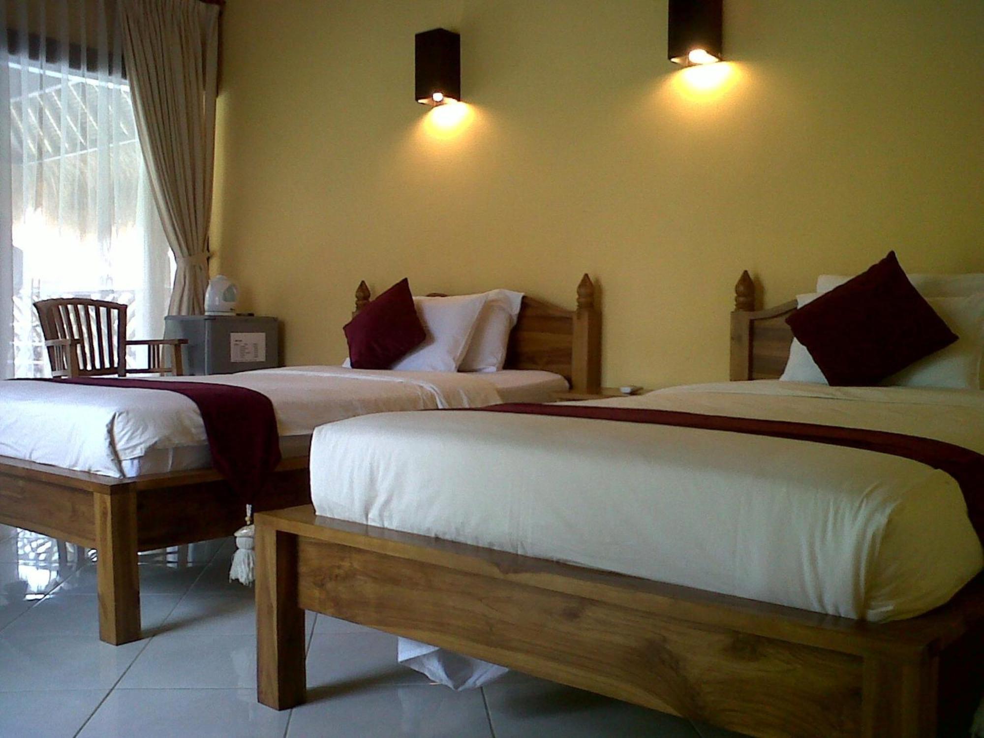 Mutiara Bali Hotel Candi Dasa  Exterior photo